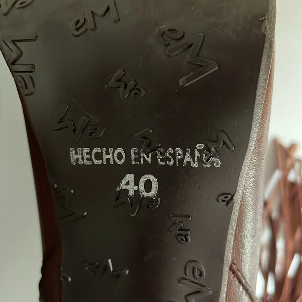 Estefania Marco brown leather heel booties. Tassles. Made in Spain. Size EUR 40.